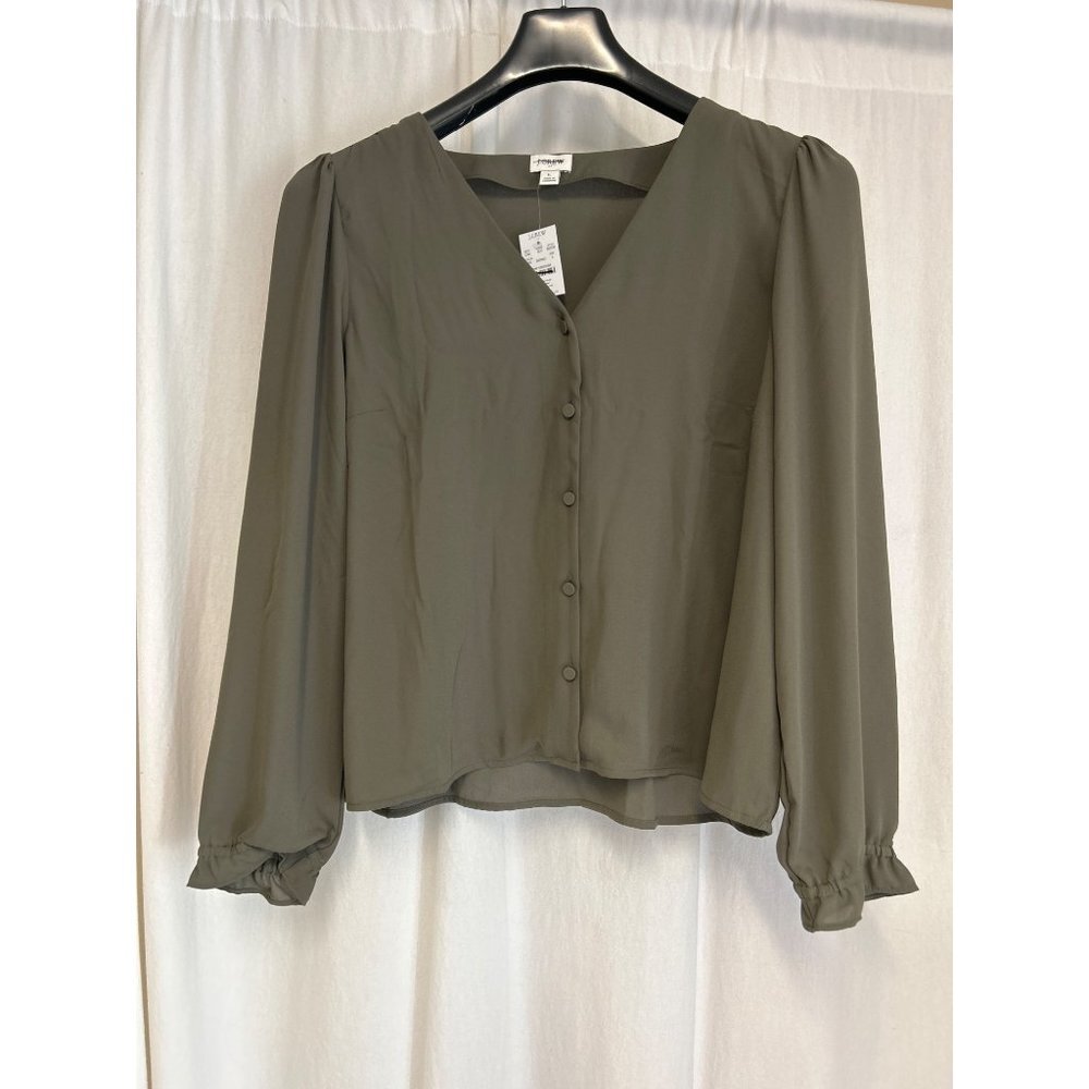 V-neck button-front shirt Item BO726 large